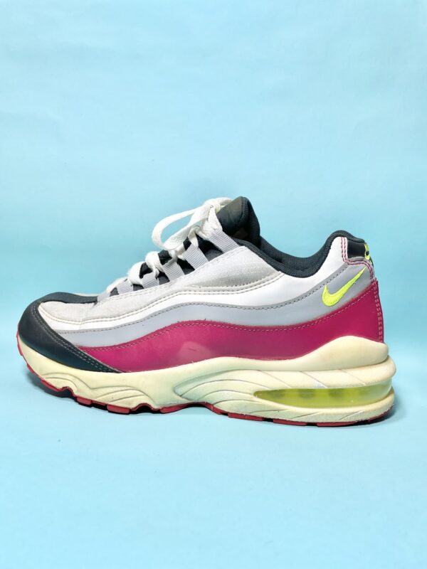 Nike Airmax Youth Sports and Outdoor Shoes - Image 3