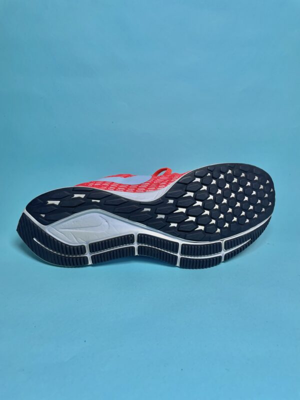 NIKE AIR ZOOM PEGASUS 35 v2 - Image 4