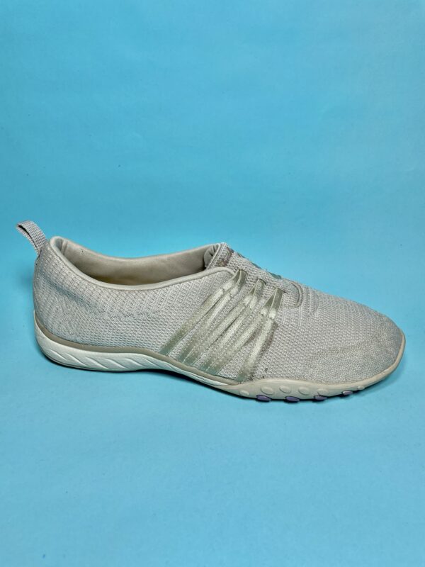 Skechers Women's Breathe-Easy Slip-On Sneaker