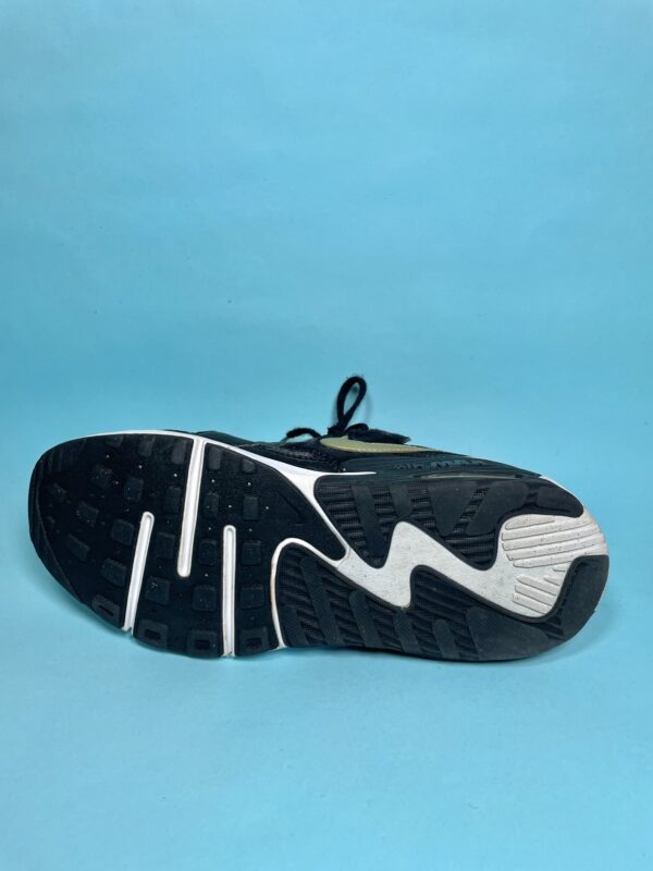 Nike black and gold air max - Image 4