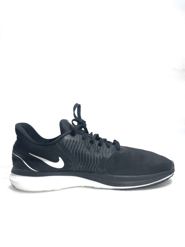 Nike In Season TR 8  Black Running Shoes - Image 2