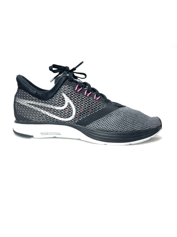 Nike Girls 6.5Y Strike