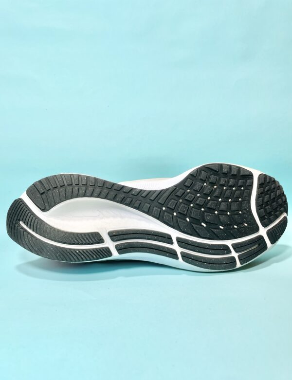 Nike Air Zoom Pegasus - Image 4