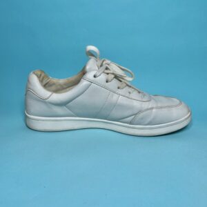 Old Navy Low-Top Sneakers