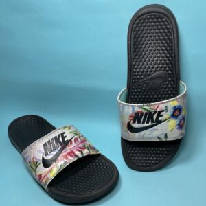 Nike WMNS Benassi Slide