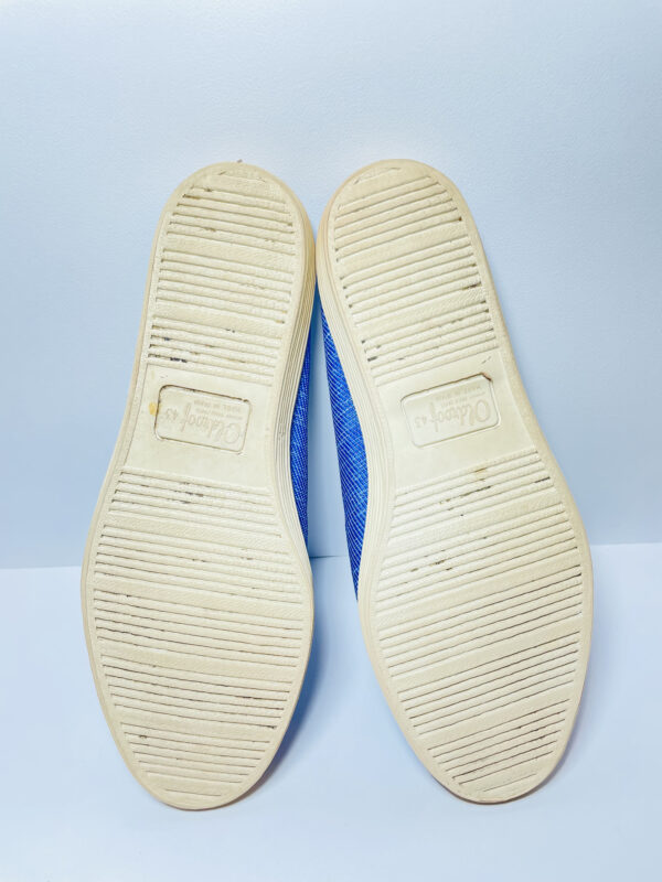 Oldroof canvas slip on - Image 2