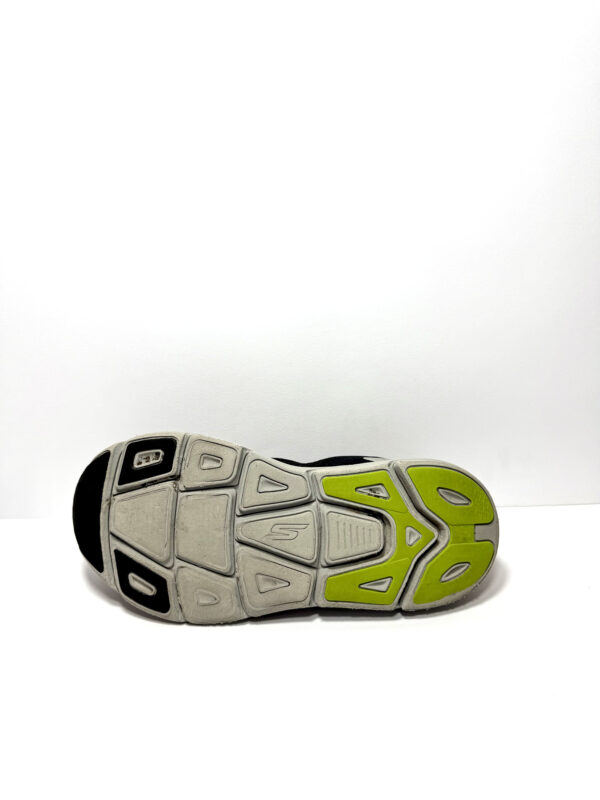 Skechers Max Cushion - Image 4