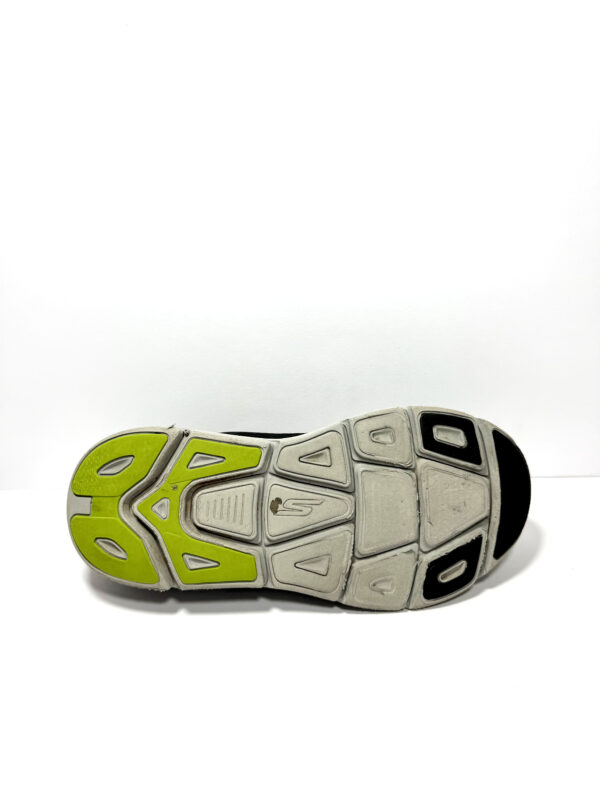 Skechers Max Cushion - Image 7