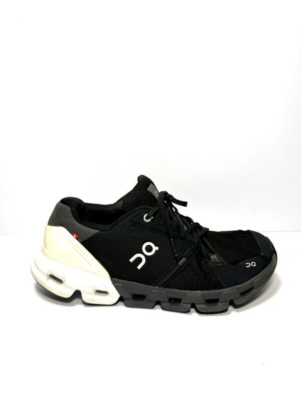 On Cloud Flyer 4