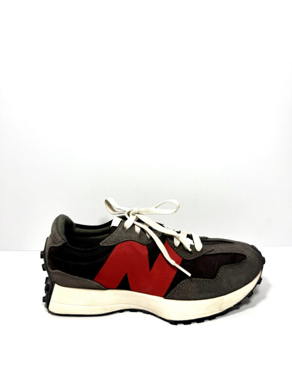 New Balance 327