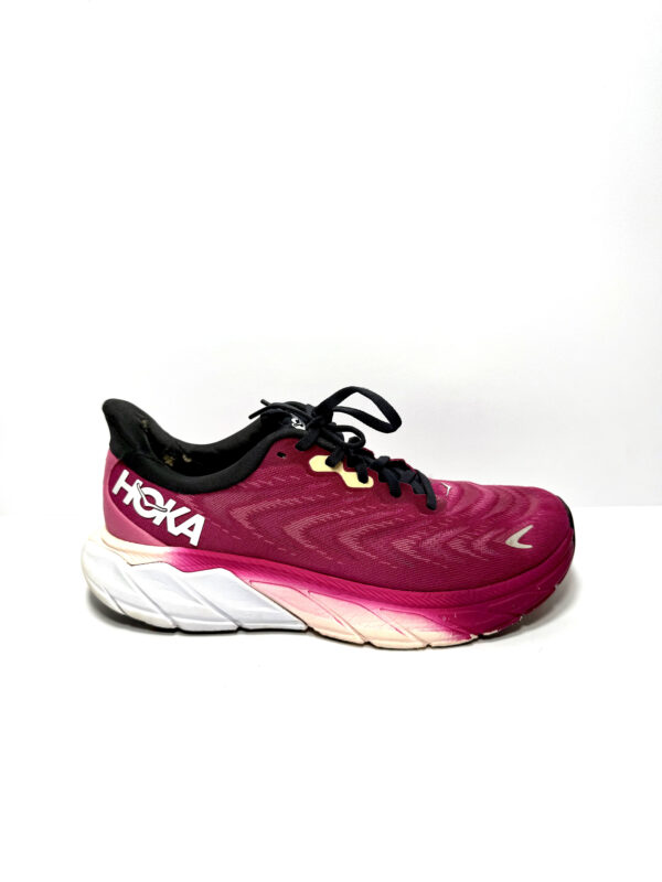 Hoka One One Arahi 6