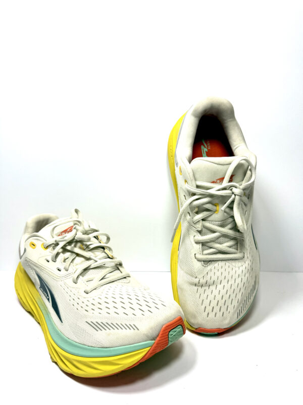 Altra Max Cushion - Image 2