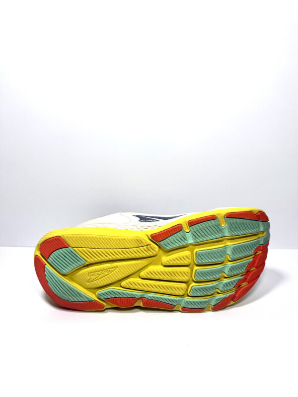 Altra Max Cushion - Image 5