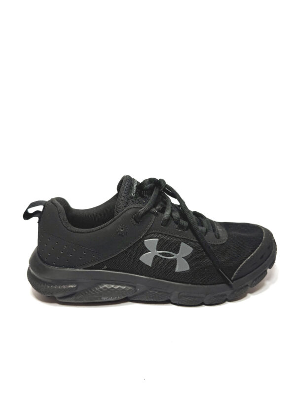 Under Armour charged assert 8