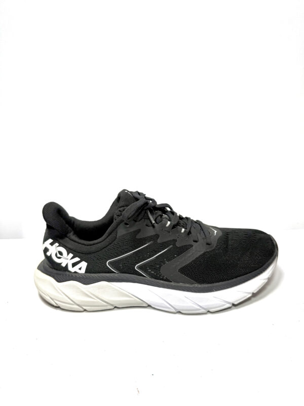 Hoka One One arahi 5